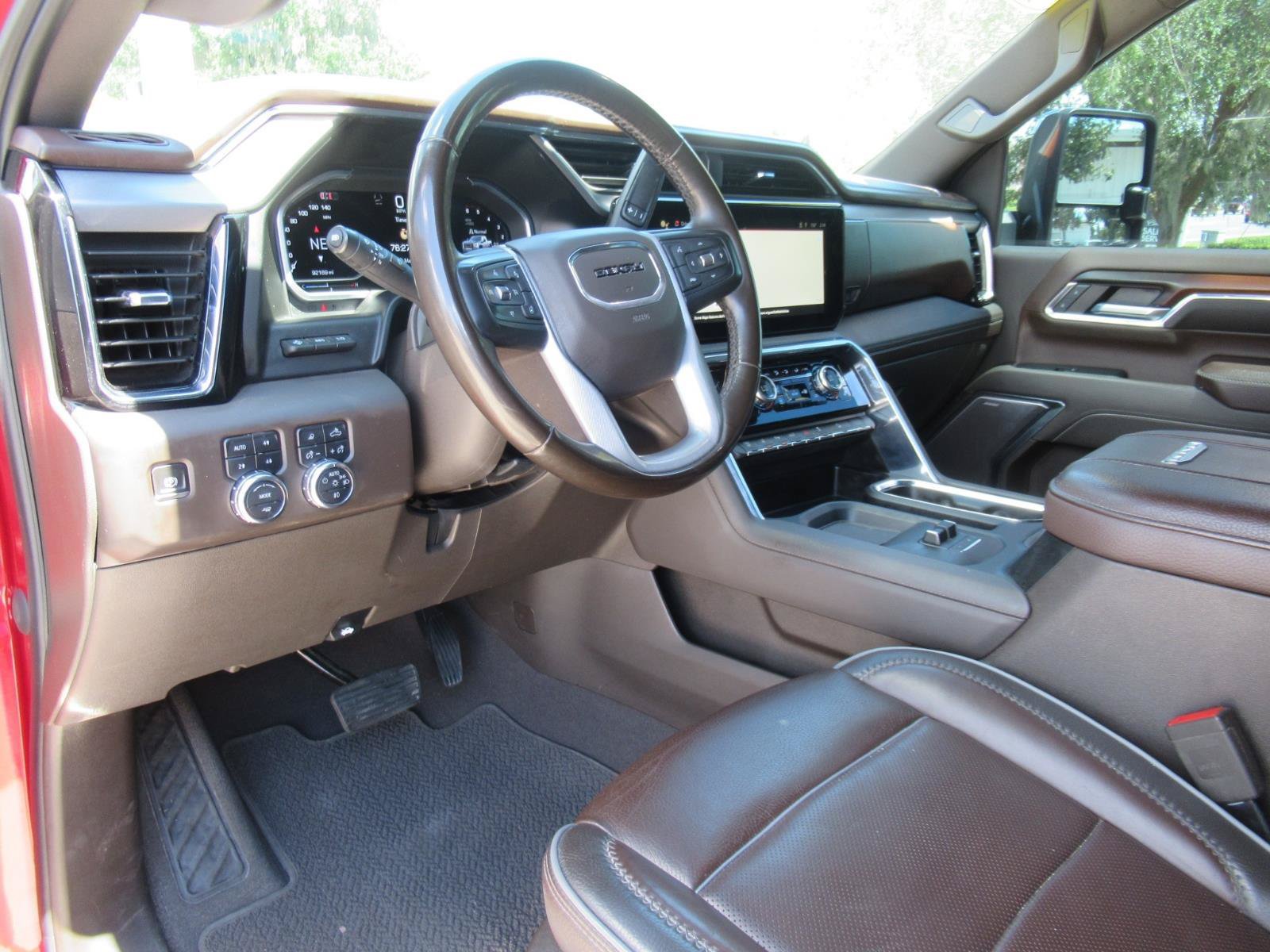 Used 2024 GMC Sierra 2500 Denali w/ Denali Reserve Package AWD/4WD image 18