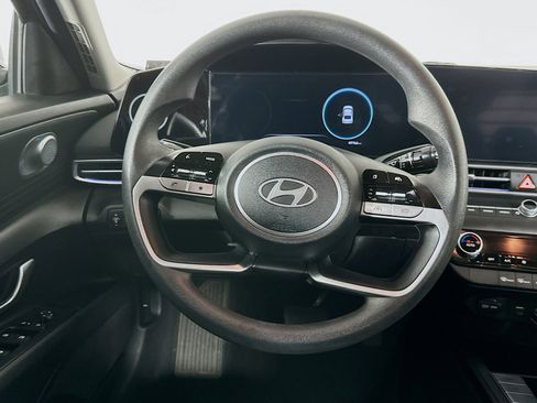 Used 2024 Hyundai Elantra SEL image 18