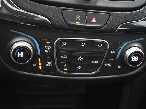 Certified 2022 Chevrolet Equinox RS w/ RS Leather Package image 30