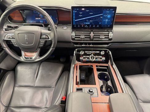 Used 2023 Lincoln Navigator Reserve AWD/4WD image 27