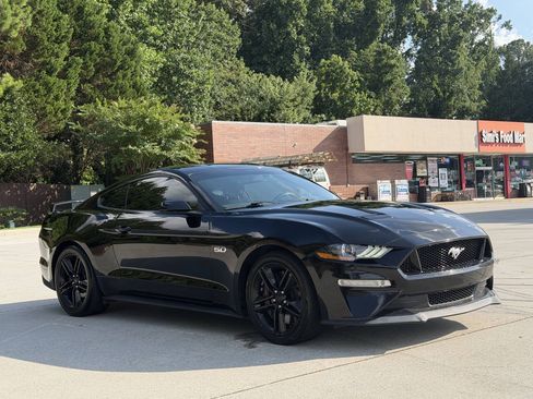 Used 2019 Ford Mustang GT RWD image 3