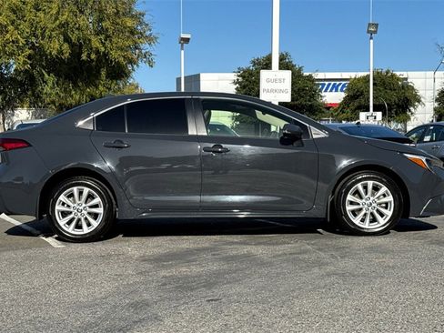 Certified 2025 Toyota Corolla XLE image 2