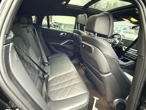 Used 2024 BMW X6 xDrive40i w/ Premium Package image 31