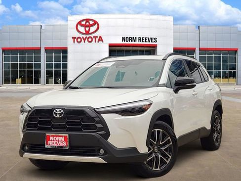 Used 2026 Toyota Corolla Cross XLE w/ Convenience Package FWD image 1