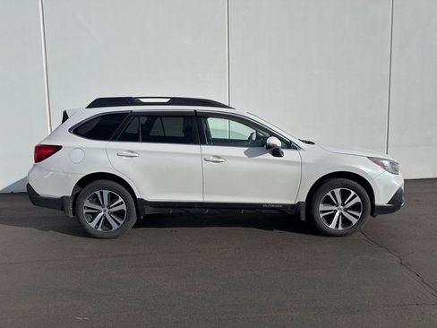 Used 2019 Subaru Outback 2.5i Limited image 3