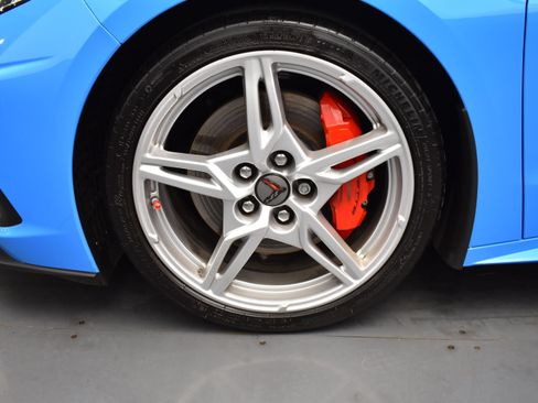 Used 2022 Chevrolet Corvette Stingray Premium Conv w/ Z51 Performance Package RWD image 21