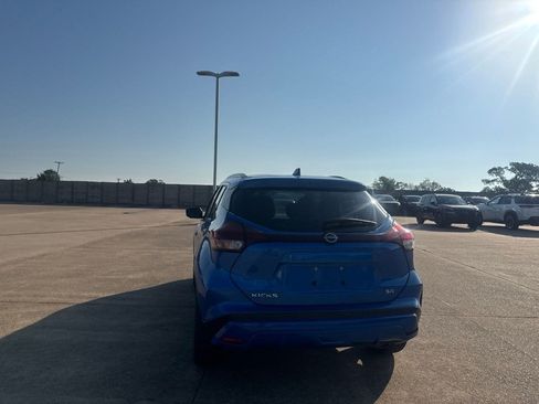 Used 2023 Nissan Kicks SR w/ SR Premium Package FWD image 15