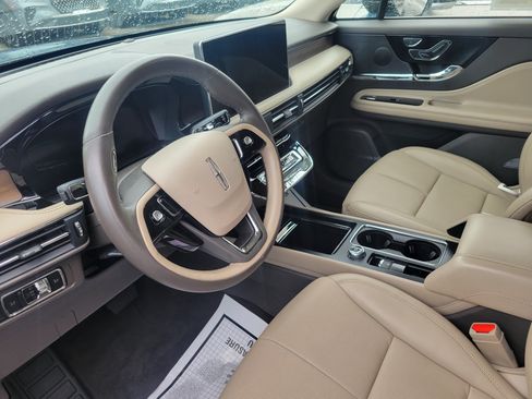 Certified 2024 Lincoln Corsair FWD image 11