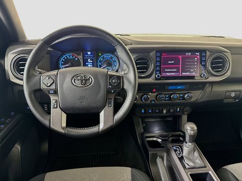 Used 2022 Toyota Tacoma TRD Off-Road w/ Technology Package image 21