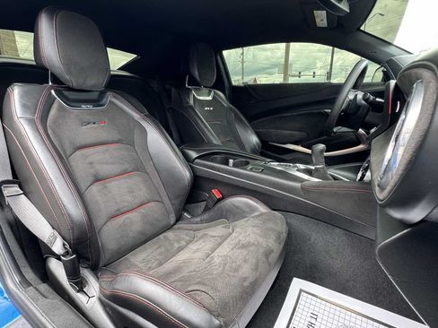 Used 2018 Chevrolet Camaro ZL1 RWD image 33