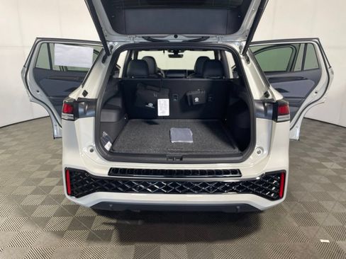 New 2026 Volkswagen Tiguan SE R-Line AWD/4WD image 21