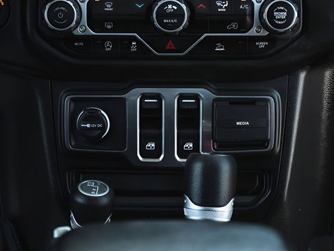 Used 2023 Jeep Wrangler Sport S AWD/4WD image 27