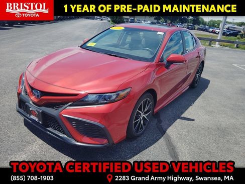 Used 2024 Toyota Camry SE w/ Audio Upgrade Package FWD image 3