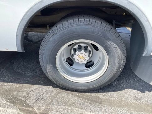 Used 2023 Chevrolet Express 3500 w/ Power Convenience Package RWD image 20