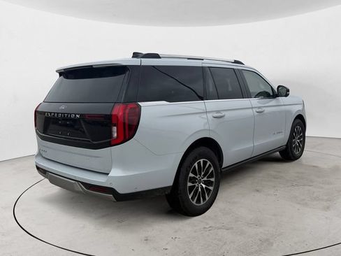 Certified 2025 Ford Expedition Platinum AWD/4WD image 5