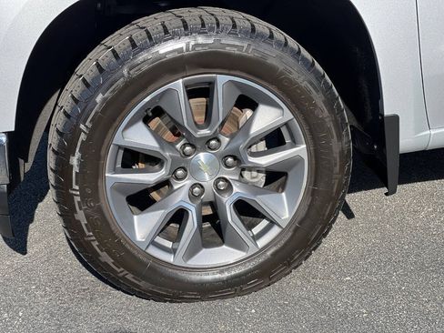 Used 2019 Chevrolet Silverado 1500 LT w/ All-Star Edition AWD/4WD image 9