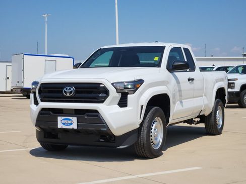 Used 2025 Toyota Tacoma SR RWD image 3