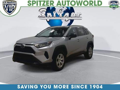 Used 2019 Toyota RAV4 LE w/ Carpet Mat Package FWD image 4