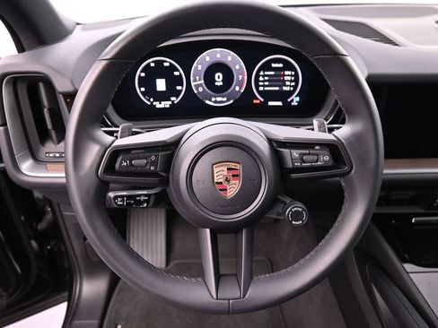 Certified 2025 Porsche Cayenne AWD/4WD image 12