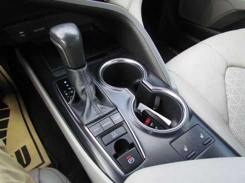 Used 2019 Toyota Camry XSE w/ Driver Assist Package FWD image 21