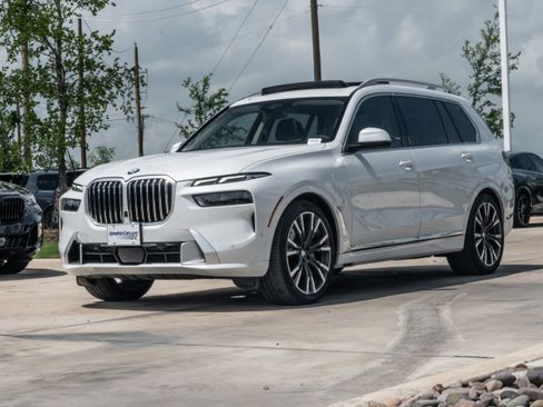 Used 2024 BMW X7 xDrive40i image 5