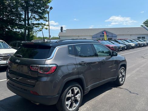 Used 2021 Jeep Compass Limited w/ Sun and Sound Group AWD/4WD image 5