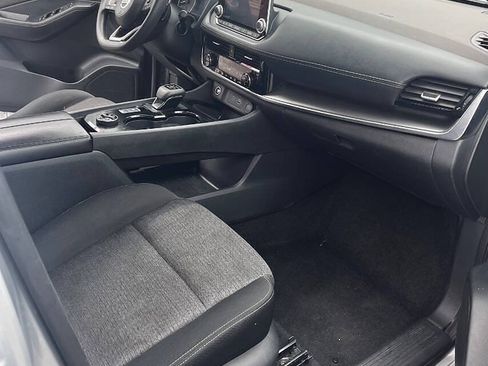 Used 2021 Nissan Rogue SV AWD/4WD image 14