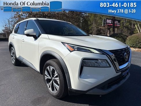 Used 2021 Nissan Rogue SV image 1