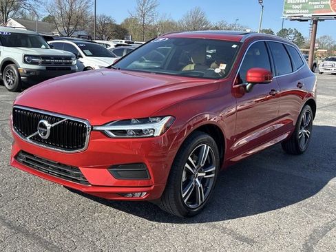Used 2019 Volvo XC60 T5 Momentum w/ Multimedia Package image 12