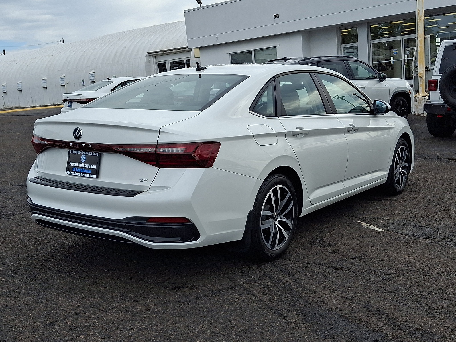 Used 2026 Volkswagen Jetta SE FWD image 7