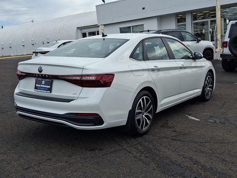 Used 2026 Volkswagen Jetta SE FWD image 7