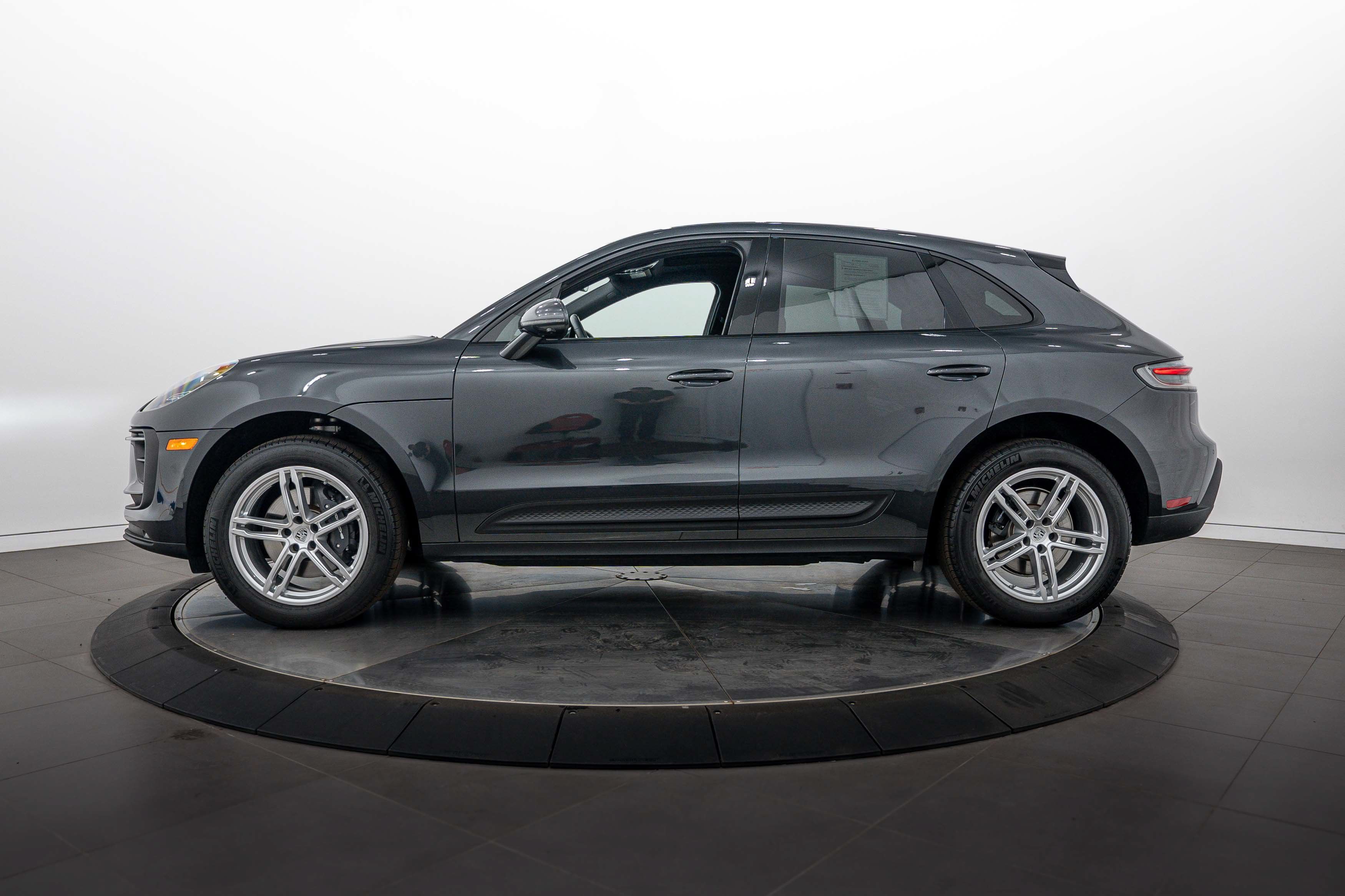 Certified 2026 Porsche Macan AWD/4WD image 2