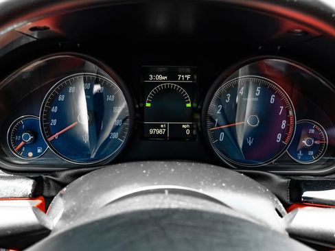 Used 2017 Maserati GranTurismo MC RWD image 16