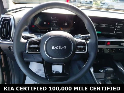 Certified 2025 Kia Sorento LX image 11