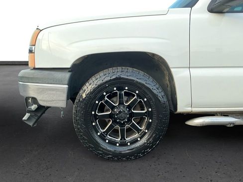 Used 2004 Chevrolet Avalanche Z71 w/ Sun And Sound Package image 13