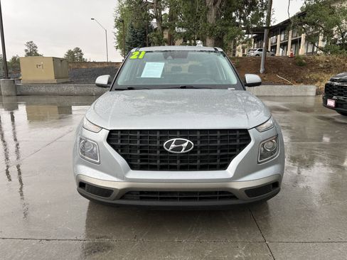 Used 2021 Hyundai Venue SE image 5