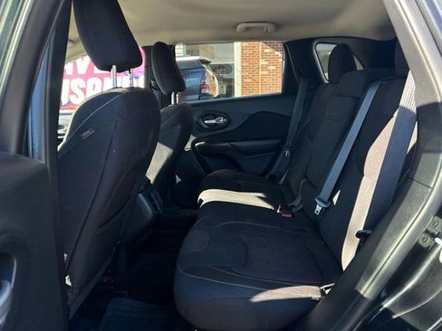 Used 2016 Jeep Cherokee Latitude w/ Safety/Convenience Group image 20