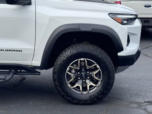 Used 2023 Chevrolet Colorado ZR2 w/ ZR2 Convenience Package III AWD/4WD image 43