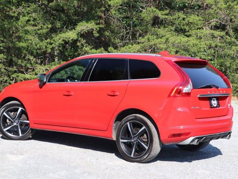 Used 2015 Volvo XC60 T6 R-Design Platinum AWD/4WD image 34