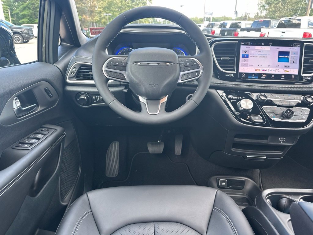 New 2027 Chrysler Pacifica Select AWD/4WD image 15