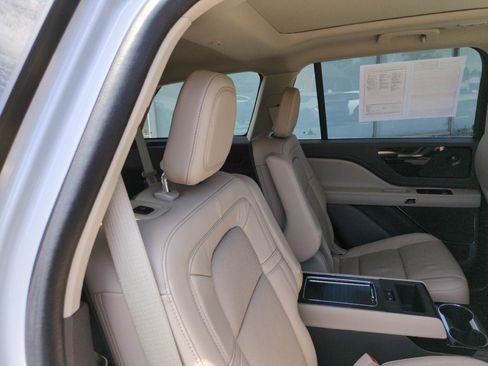 Used 2022 Lincoln Aviator Reserve w/ Equipment Group 201A RWD image 48