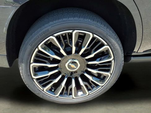 New 2026 Chevrolet Tahoe High Country AWD/4WD image 36