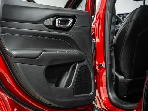 New 2026 Jeep Compass Latitude image 33