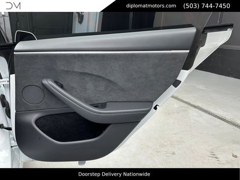 Used 2025 Tesla Model 3 Long Range image 28