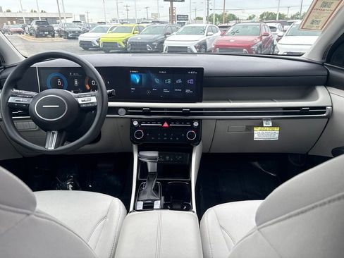 Used 2025 Hyundai Tucson SEL FWD image 28