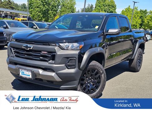 Used 2025 Chevrolet Colorado Trail Boss AWD/4WD image 1