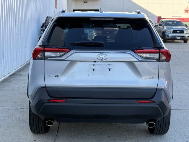 Used 2025 Toyota RAV4 XLE FWD image 5