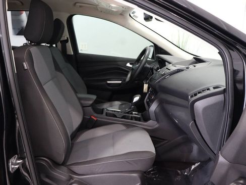 Used 2018 Ford Escape SE w/ Ford Safe & Smart Package FWD image 9