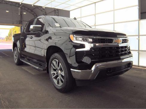 Used 2023 Chevrolet Silverado 1500 LT AWD/4WD image 4