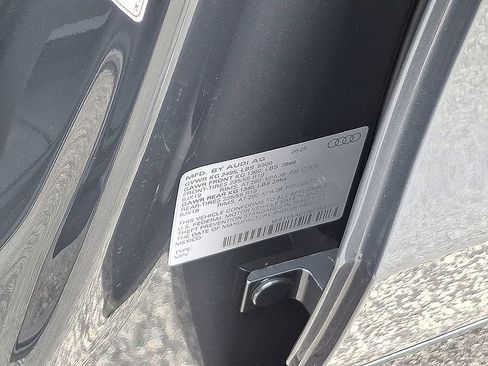 Used 2025 Audi Q5 Premium w/ Convenience Package image 10